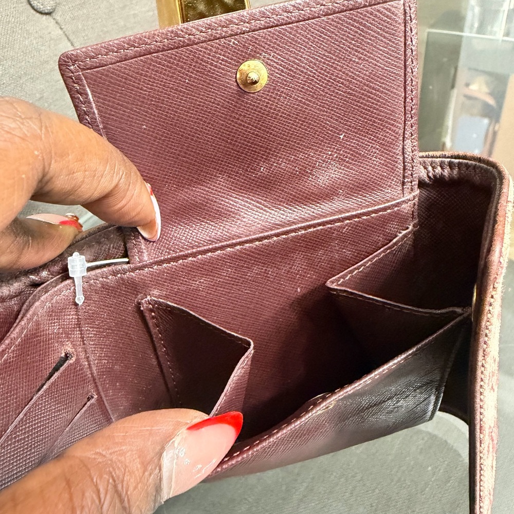 Louis Vuitton Monogram Canvas Wallet - Picture 6 of 7